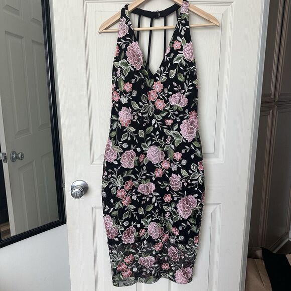 Guess Dresses & Skirts - GUESS Women’s Black Floral Embroidered Mesh Sheath Dress | Padded Bust | Size 6